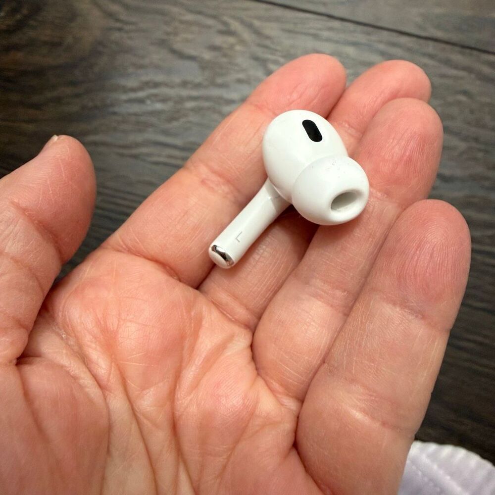 Apple White Wireless Earbud Generation 2